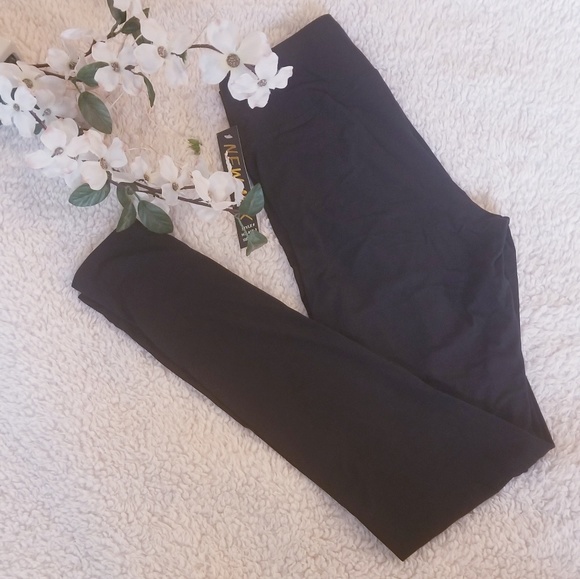 Plus Size Black Yoga Waist Buttery Soft Leggings - Picture 4 of 8